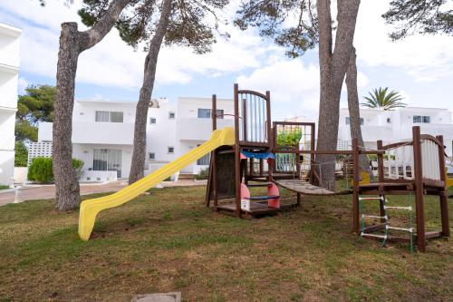Létesítmények, BLUESEA Playa Azul in Menorca