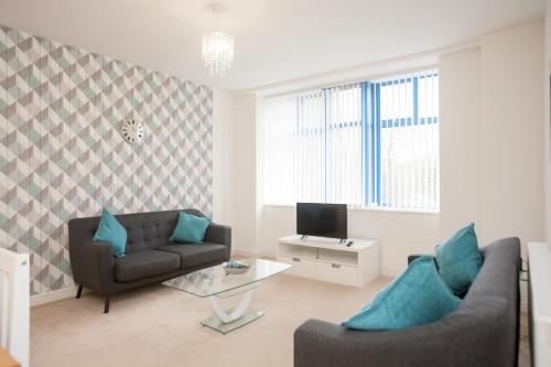 Hamilton Grace 1 2 or 3 bed Parking SN1 - image 10