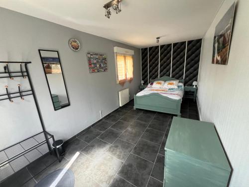 Chambre indépendante proche du circuit des 24h