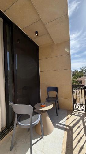 209tara-JRE Jabal Al Lweibdeh with stunning view - main image