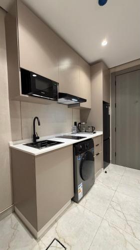 210 tara-JRE Jabal Al Lweibdeh with stunning view - image 2