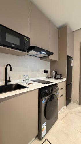 208s tara-JRE Jabal Al Lweibdeh with stunning view - image 10