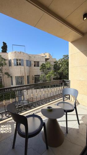 211 tara-JRE Jabal Al Lweibdeh with stunning view - main image