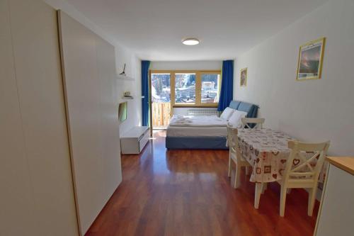 Emerald Studio Apartment 2