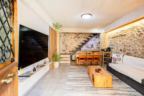 Iekārtas, Limni Stone Apartments in Limni (Evvoia)