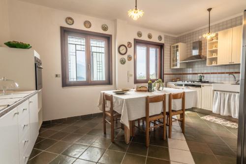 virtuve, Da Donata - A Private Retreat Stay in Pertosa