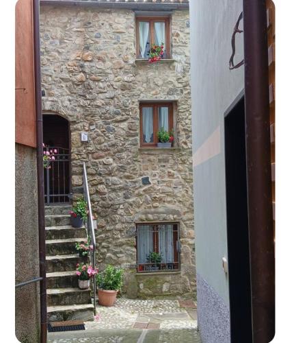 LA CASA di PIETRA a CARRO in Carro (La Spezia)
