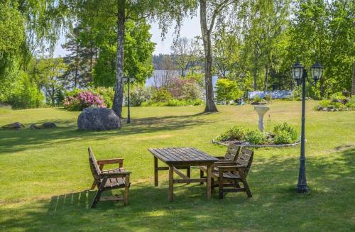 Charming and Cozy Holiday Cottage in Adelsö (Charming and Cozy Holiday Cottage in Adelso) in Adelso