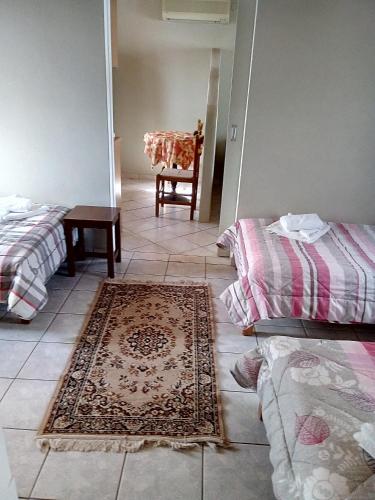 2 bedrooms, 4 beds