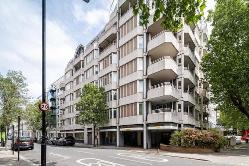 Luxury 3BR 3.5BA Flat Opposite Hyde Park - image 12