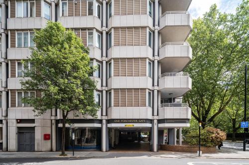 Luxury 3BR 3.5BA Flat Opposite Hyde Park - image 8