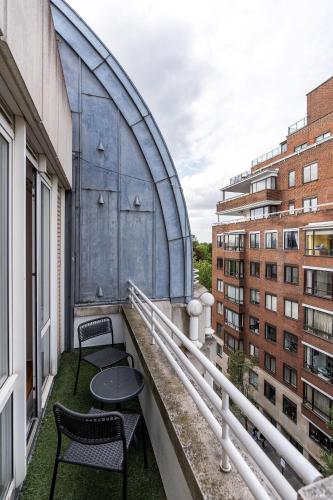 Luxury 3BR 3.5BA Flat Opposite Hyde Park