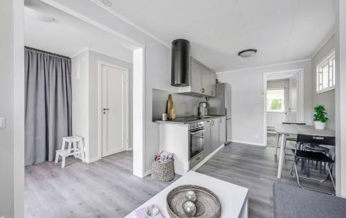 Charming and Cozy Holiday Cottage in Adelsö (Charming and Cozy Holiday Cottage in Adelso) in Adelso
