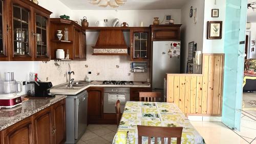 P037- Porto Recanati, comodo trilocale con aria condizionata in Loreto