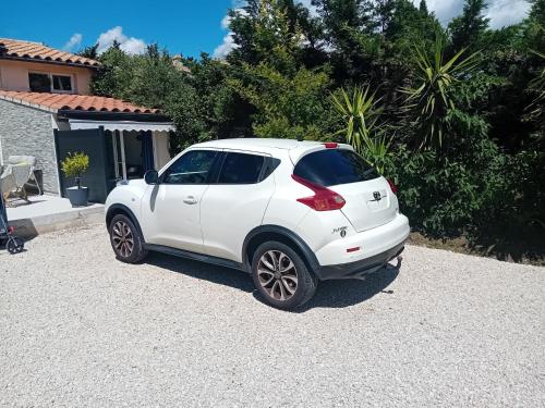 Appartement T2, extérieur et parking, Avignon à 5 min (T2 avec exterieur et parking - Quartier pavillonaire calme -Proche commerces et bus - Avignon a 5 mi) in Les Angles (Languedoc-Roussillon)