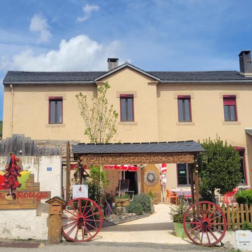 Le sapin rouge - Restaurant - bar - chambres d'hôtes 3