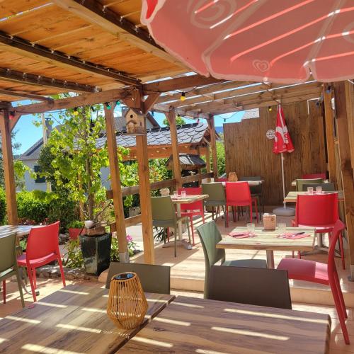 Le sapin rouge - Restaurant - bar - chambres d'hôtes (Le sapin rouge - Restaurant - bar - chambres d'hotes) in Lepla