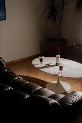 Bright & Luxurious 3BR Suite Near Metro By Museum - image 9