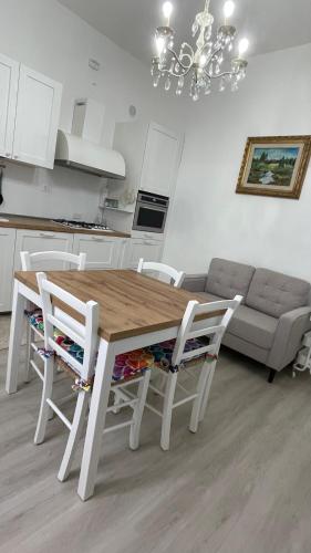 Зручності, Casa Lenzona 2 in Чертальдо