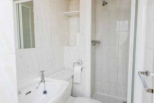 Avonmore Hotel - image 5