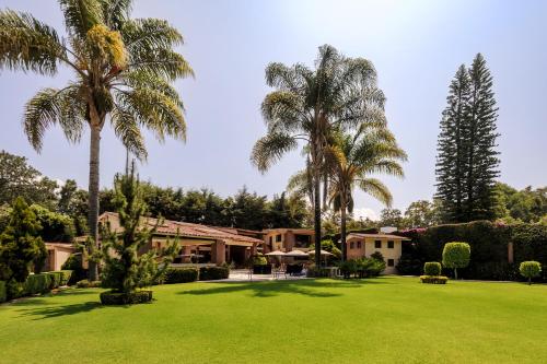 Casa Avándaro with Pool, Garden & Jacuzzi