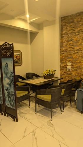 Haven Snowra Heights Khaira Gali - 2BR with Rooftop Valley Views - image 3