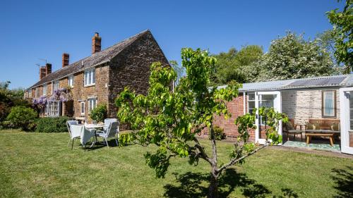 Dārzs, Priors Mead Cottage in Loverbodingtona
