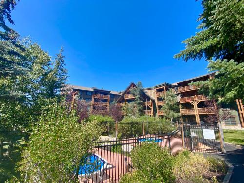 Tenderfoot Lodge 2613 by SummitCove Lodging in Keystone, USA