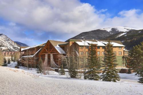 Tenderfoot Lodge 2613 by SummitCove Lodging in Keystone, USA