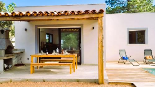 Villa Silvio, 8 pers, piscine, 15 minutes plage en voiture 4