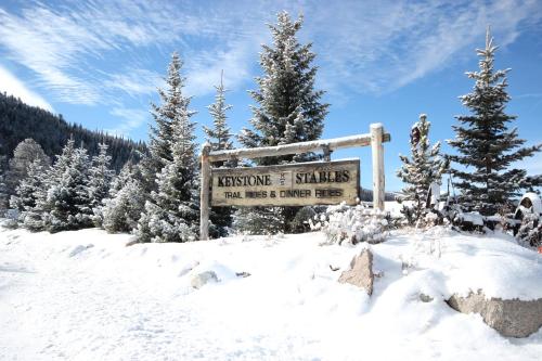 Starfire 1979 by SummitCove Lodging in Keystone, USA