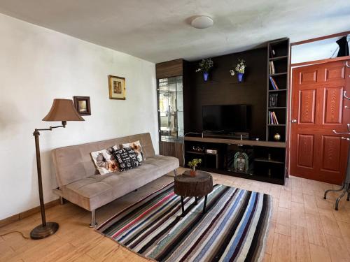 Departamento céntrico con jardín