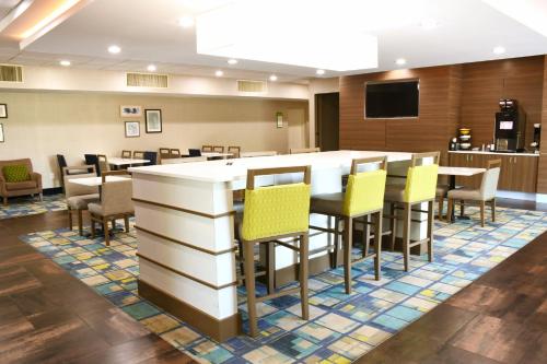La Quinta by Wyndham Baltimore South Glen Burnie - image 34