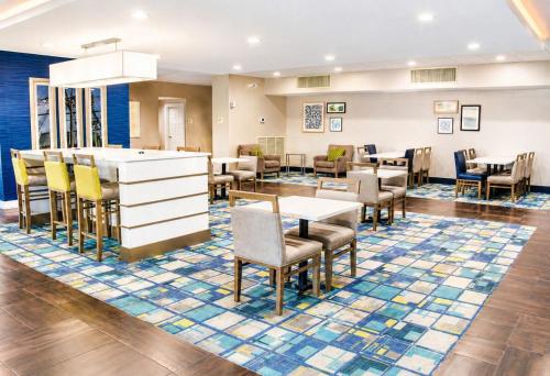 La Quinta by Wyndham Baltimore South Glen Burnie - image 36