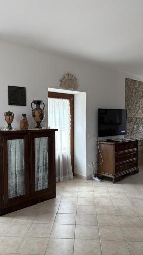 Villa del Sognatore, tuscan villa with pool for 12 in Tresana