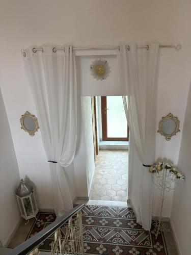 Villa del Sognatore, tuscan villa with pool for 12 in Tresana