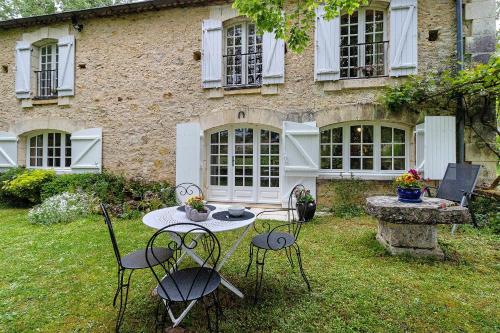 Gite Rural - La Rivière Assoiffée – khách sạn tại Lavercantiere