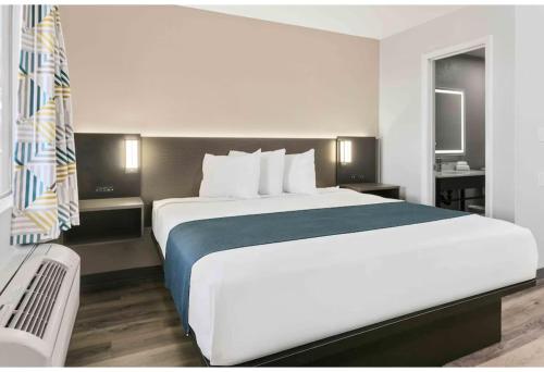 Days Inn & Suites by Wyndham Tempe - image 25