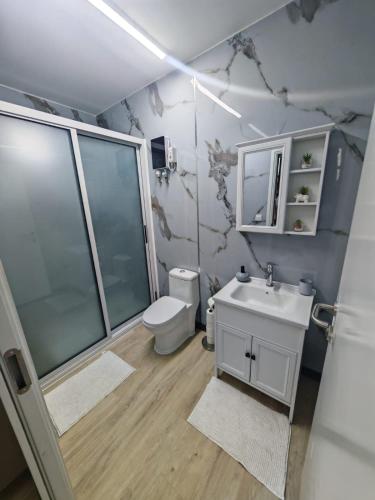 Bathroom, Carbet Lodge bungalow studio et velos electriques in Capesterre-Belle-Eau
