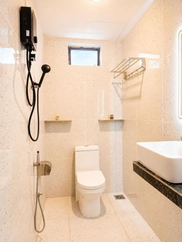 room detail thumbnail 2