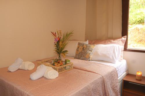 2 bedrooms, 7 beds