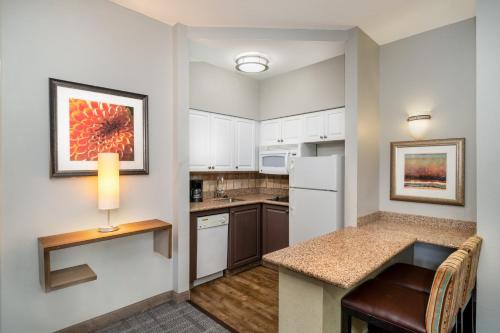 2 bedrooms, 3 beds