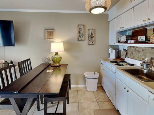 Hilton Head Beach & Tennis by Hilton Head Retreats in Hilton Head Island (SC)