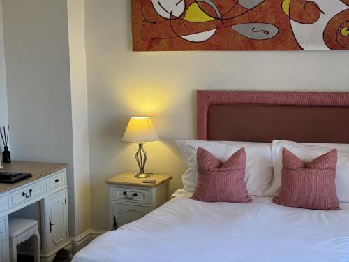 The Old Fourpenny Hotel - image 4