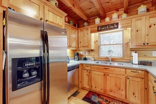 The Riverwood Family Cabin in 東亞利晶 (GA)