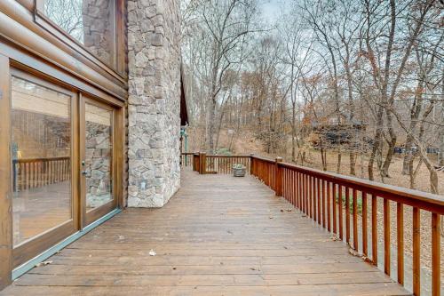 The Riverwood Family Cabin in 東亞利晶 (GA)