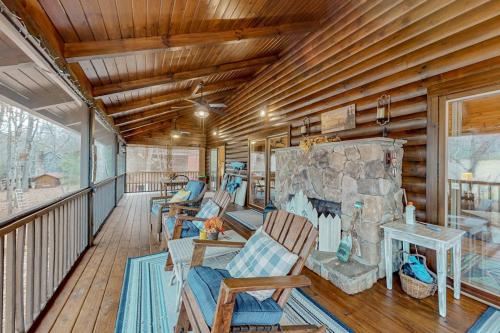 The Riverwood Family Cabin in 東亞利晶 (GA)