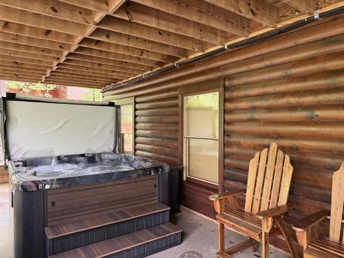 The Riverwood Family Cabin in 東亞利晶 (GA)