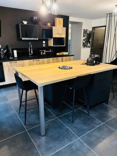 Gite Mb Location Ardèche (Gite Mb Location Ardeche) in 山中聖西爾格