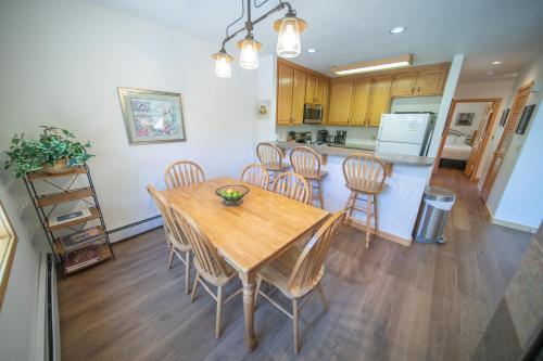 Snake River 19 by SummitCove Lodging in Keystone, USA